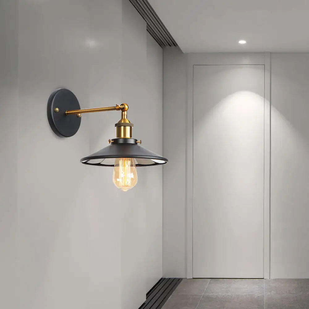 مصباح حائط معدني بذراع مستقيمة، لمبة واحدة، باللونين الأسود والنحاسي - تركيبات حائطية لغرفة الطعام
