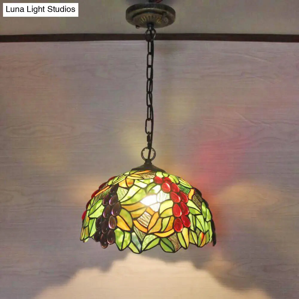 Lámpara colgante de vitral con pantalla decorativa en forma de cúpula - Iluminación de suspensión inspirada en la uva