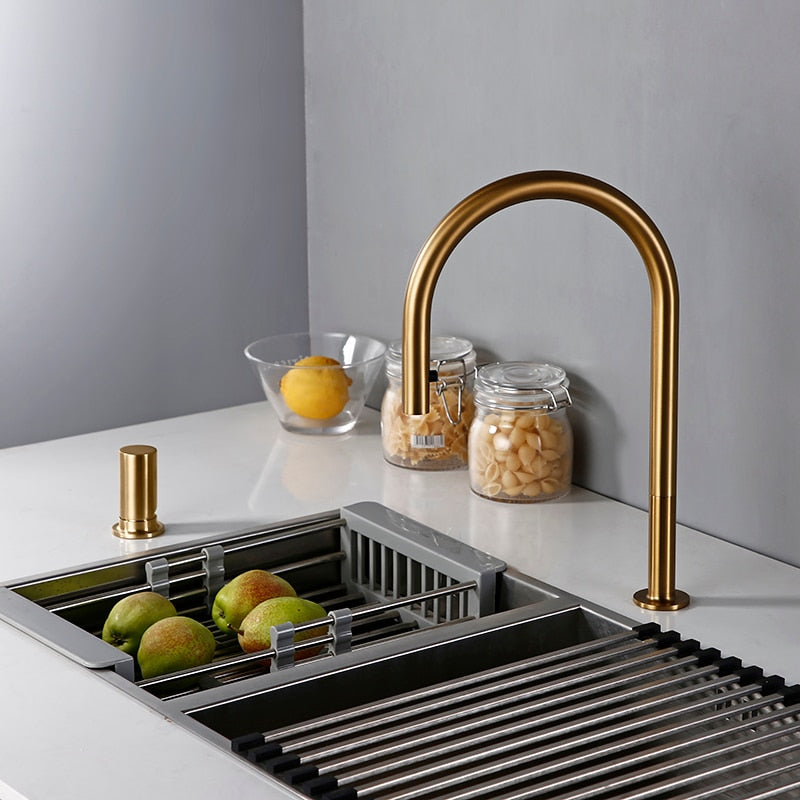 Snara - Modern Kitchen Faucet with Sprayer