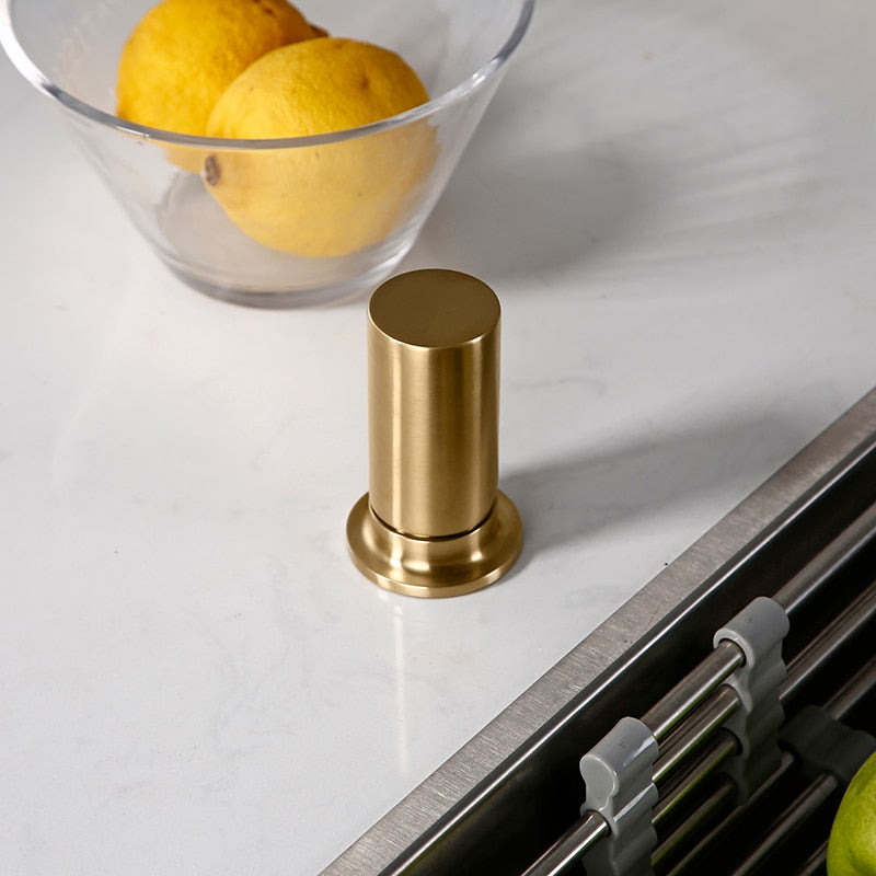 Snara - Modern Kitchen Faucet with Sprayer