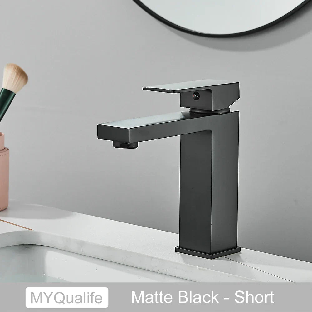 Grifo de lavabo cuadrado DecorBites™ de latón negro: Grifo mezclador para lavabo de baño, modelo alto de un solo mando.