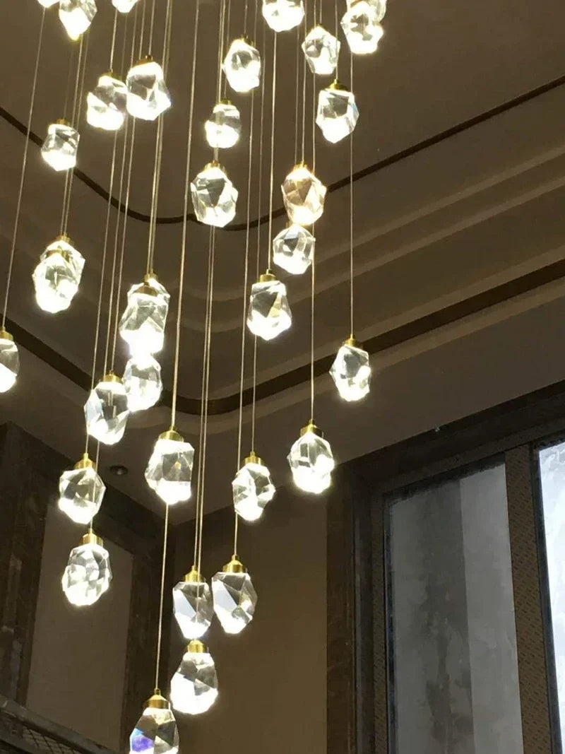 Lámpara de araña de cristal elegante DecorBites™ para iluminación de sala de estar y escaleras