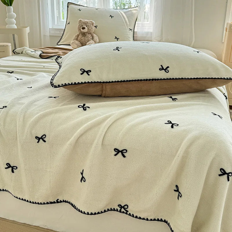 Manta de forro polar coralino DecorBites™: Perfecta para dormitorios, el hogar o el sofá