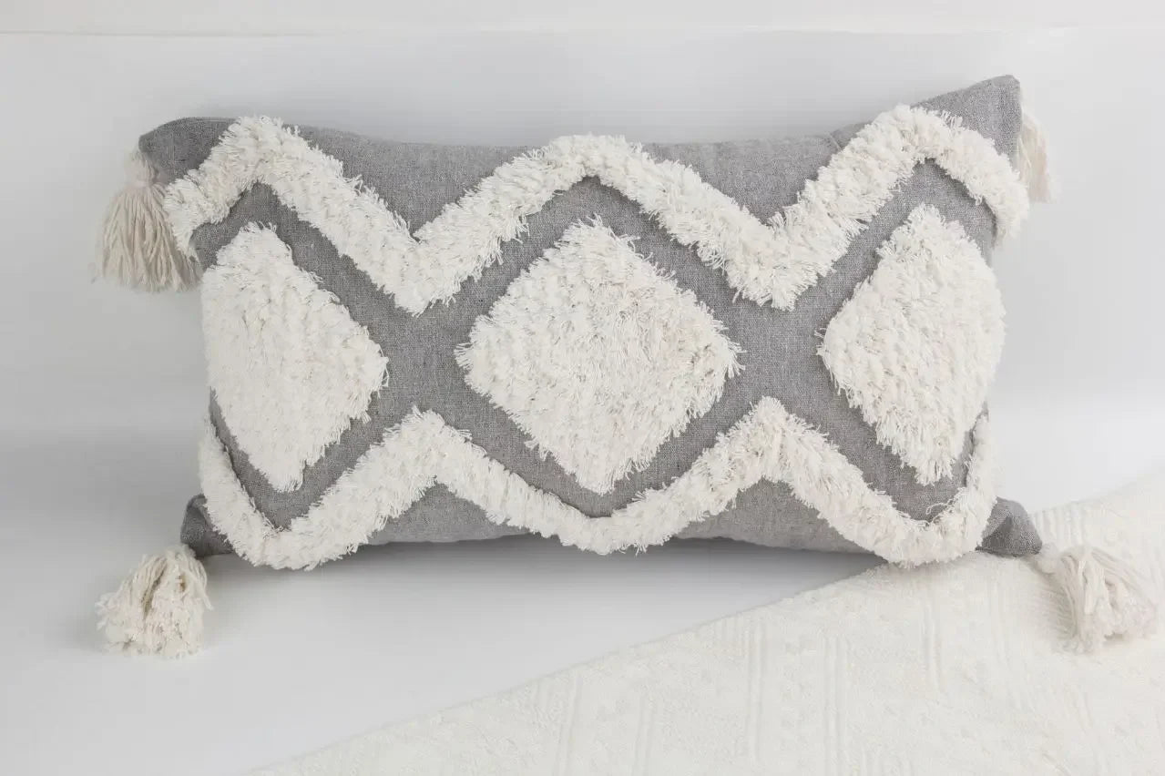 Funda de cojín DecorBites™ Boho geométrica con borlas y mechones, 30x50/45x45 cm