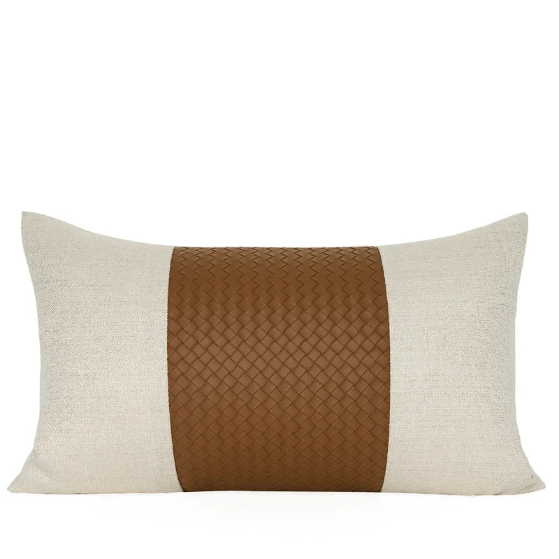غطاء وسادة قطني من قماش الجاكار بنقشة مربعات باللون البيج الذهبي من DecorBites™ للديكورات الداخلية العصرية
