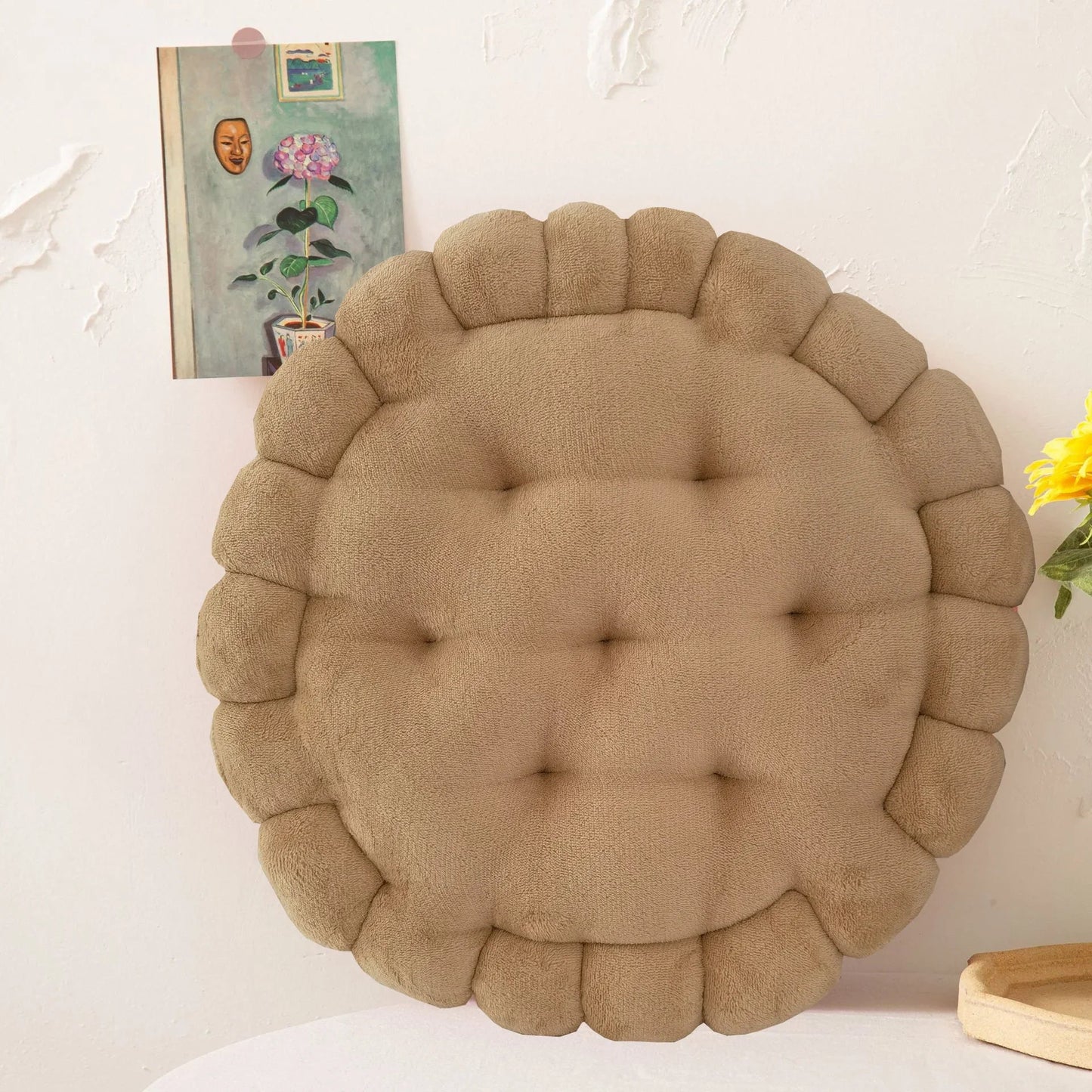 Cojín DecorBites™ con forma de galleta, suave y decorativo para sillón de sala.