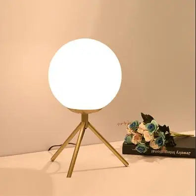 Lámpara de mesa DecorBites™ con bola de cristal: Lámpara de escritorio LED nórdica moderna