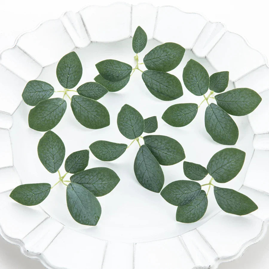 ديكور بايتس™ 50 قطعة من زهور الورود الاصطناعية الحريرية المكونة من 5 أوراق لتزيين المنزل والزفاف بنفسك في عيد الميلاد