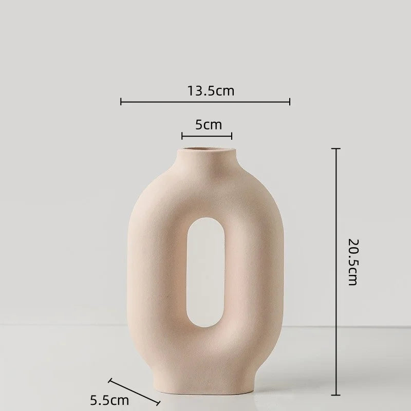 Jarrón geométrico de cerámica DecorBites™: Letras caladas para arreglos florales, decoración para el hogar