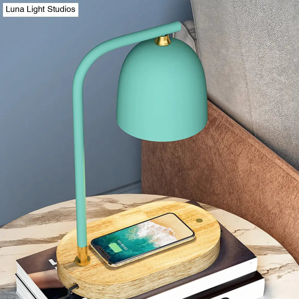 Alexandra - Lámpara de mesilla minimalista de madera con cúpula negra/blanca/roja