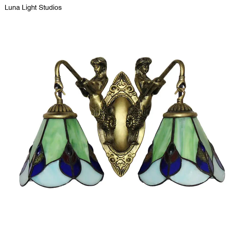 Aplique Tiffany antiguo de latón con pantalla de cristal verde en forma de flor - Iluminación de pared de doble cabezal