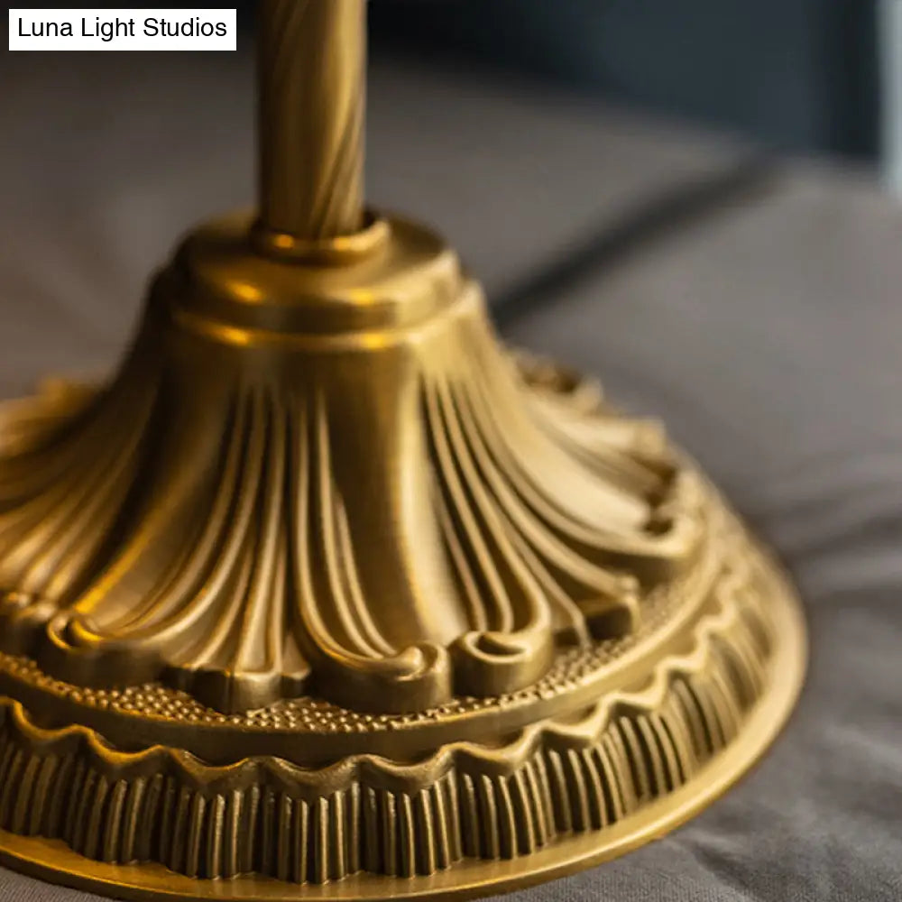 Lámpara de mesilla de noche antigua Crown Crystal - Lámpara de mesa dorada de una sola bombilla para el dormitorio