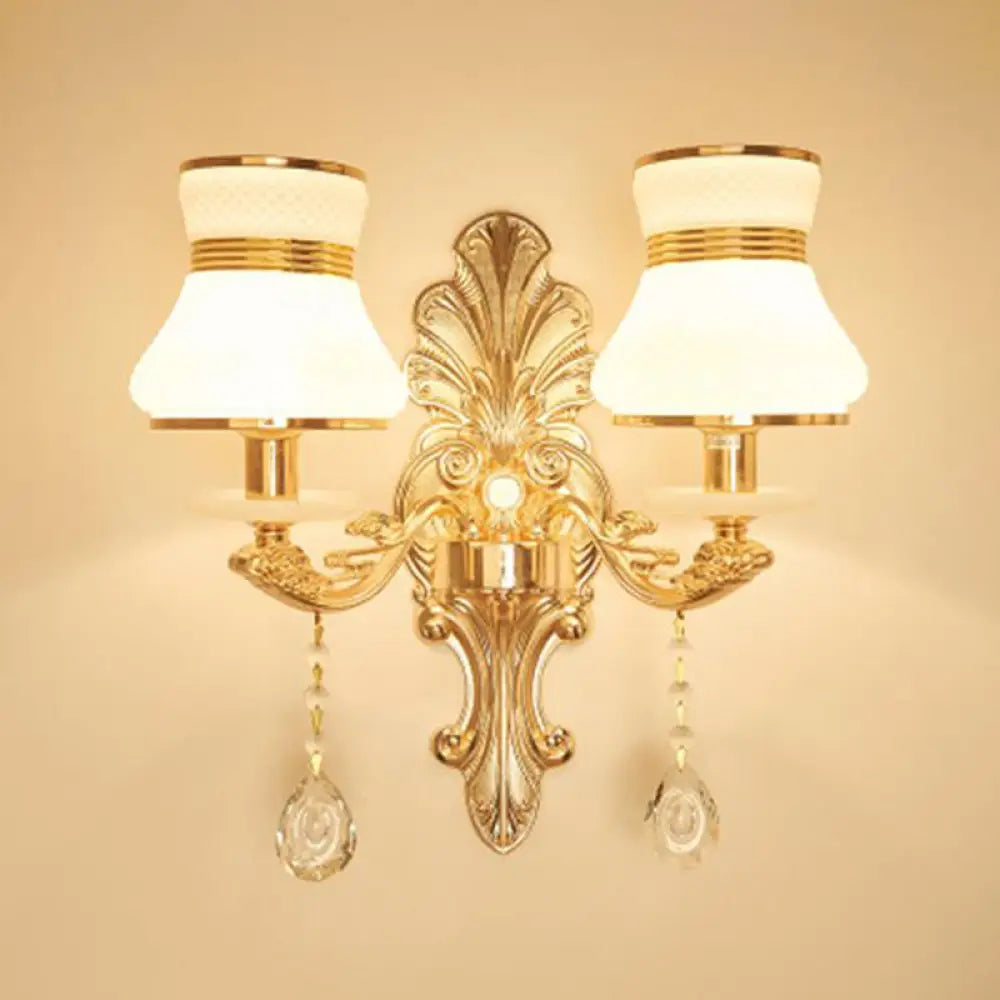 Aplique de pared antiguo de cristal dorado con textura floral y detalles de cristal para sala de estar