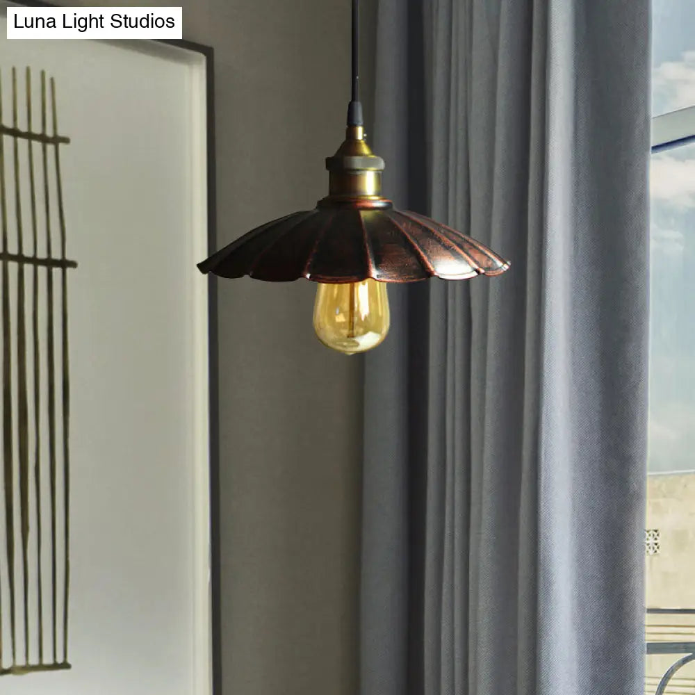مصباح معلق من الحديد المزخرف على الطراز العتيق لغرفة المعيشة مع مصباح معلق من النحاس