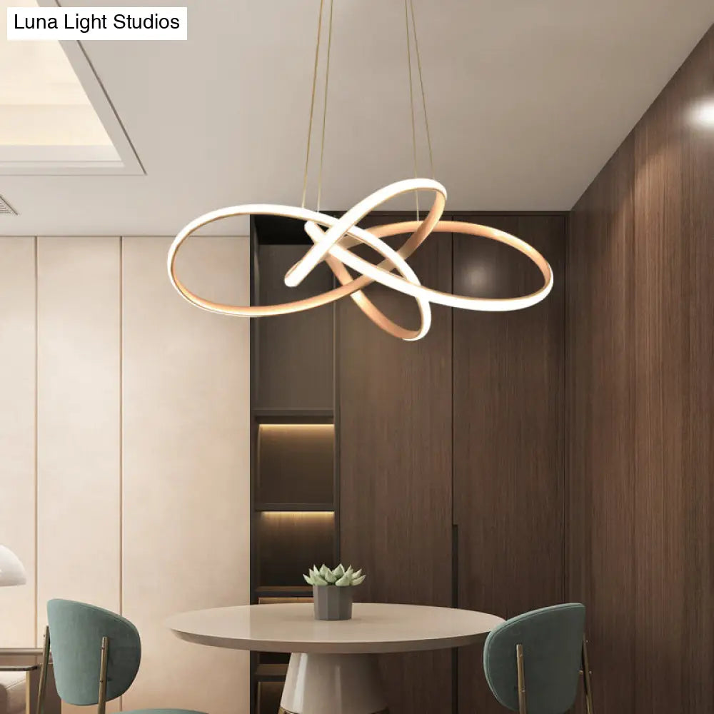 Lámpara de techo LED Art Déco dorada con motivos florales - Elegante lámpara colgante de metal para el comedor