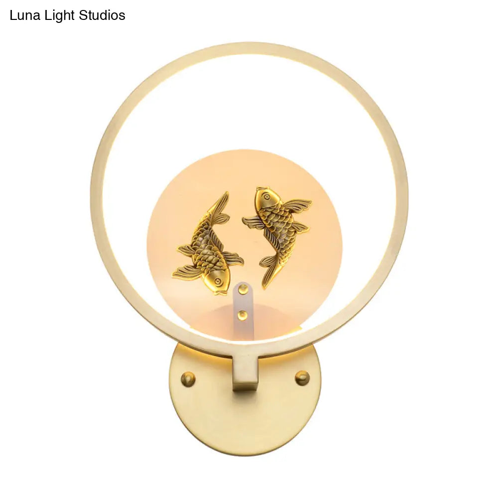 Lámpara mural LED de latón estilo asiático con doble pez: Iluminación metálica para montaje en pared