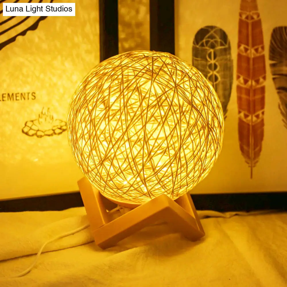 Lámpara de noche de bambú: Lámpara de mesa amarilla contemporánea con base de madera