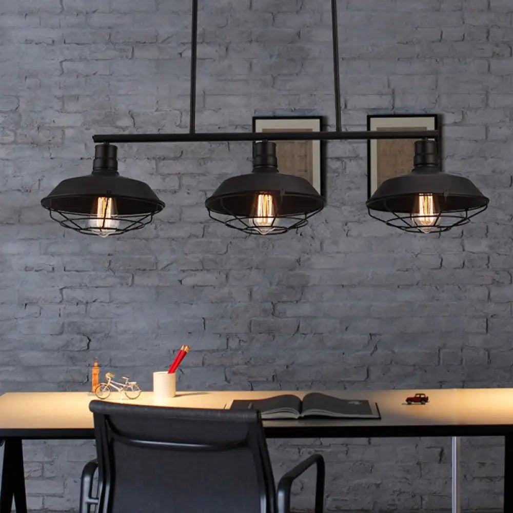 DecorBites™ Barn Shade Metal Cage Island Light: مصباح صناعي معلق بثلاثة رؤوس لغرفة الدراسة باللون الأسود