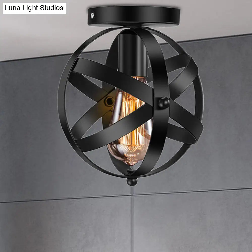 Lámpara de techo semiempotrada DecorBites™ de metal negro con bombilla individual y globo de sujeción industrial