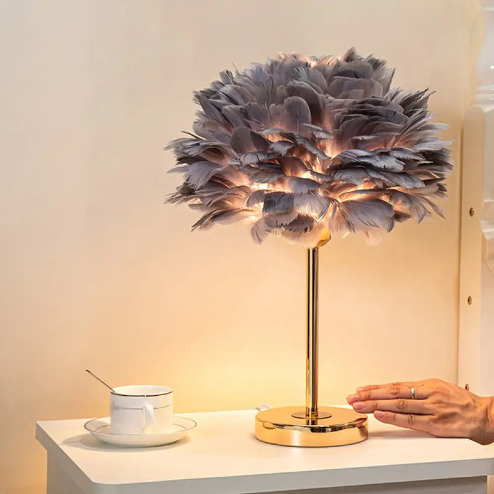 Blossom Feather Bedside Lamp - Minimalistic Natural Nightstand Light