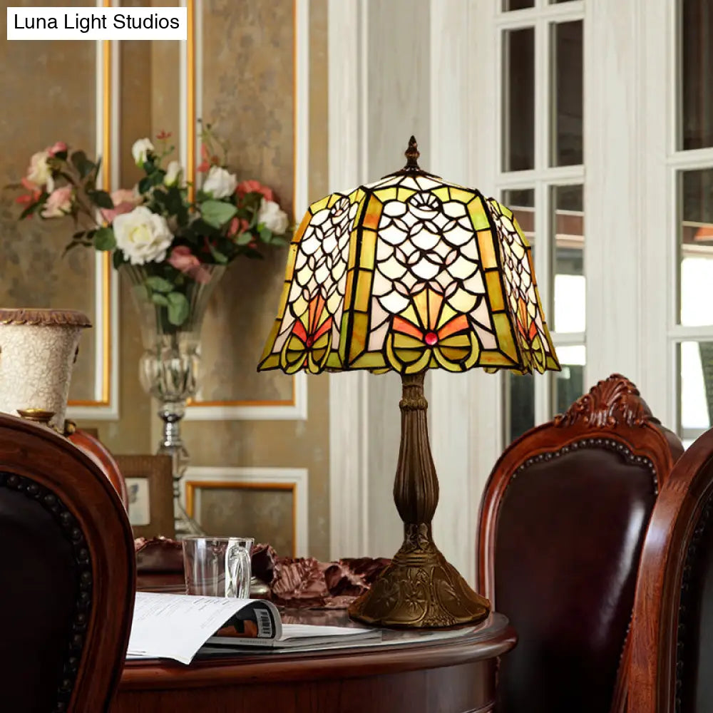 Bronze Stained Glass Nightstand Lamp with Fishscale Pattern - Stylish and Elegant Table Light