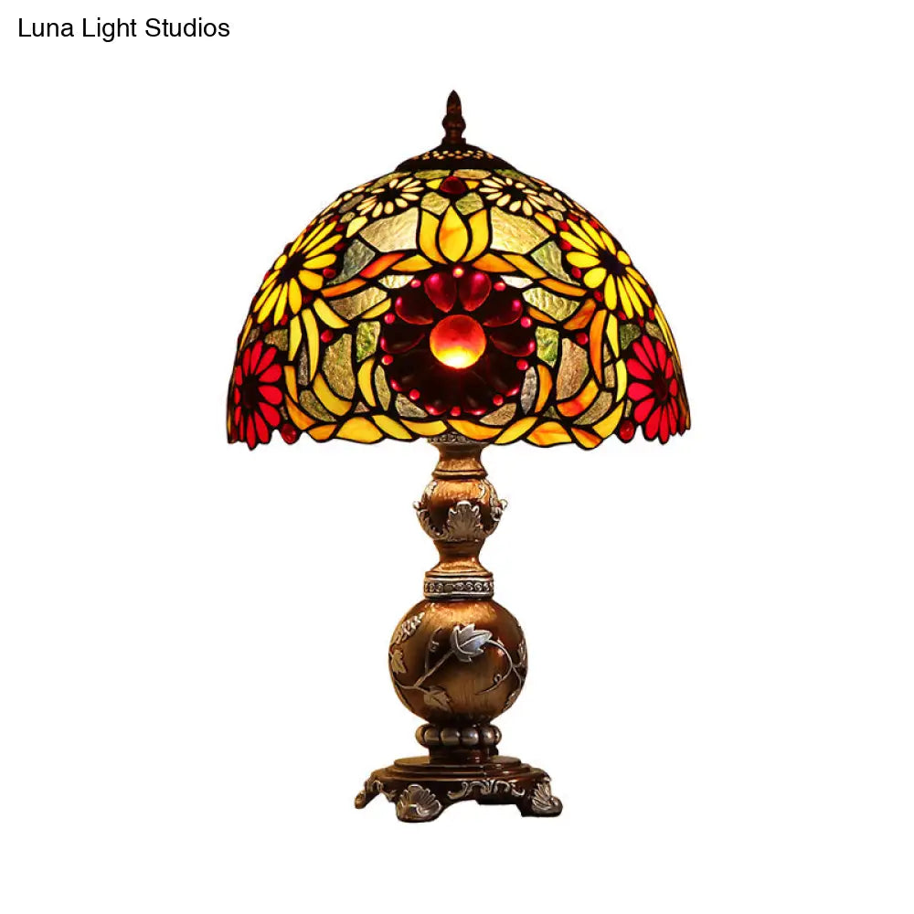 Lámpara de mesa de cristal Tiffany con diseño de crisantemos - Lámpara de mesilla de noche marrón con pantalla en forma de cúpula