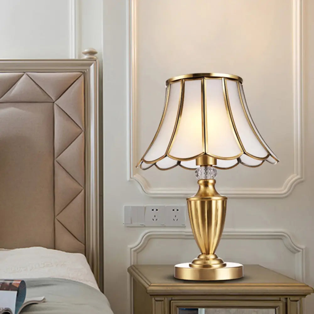 Colonial Gold Table Lamp: Scalloped/Flared Metal Base, 1-Light Night Lighting for Bedroom