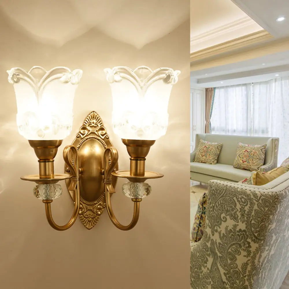 Lámpara de pared DecorBites™ contemporánea con forma de pétalo, de cristal esmerilado y decoración de cristal - Acabado dorado