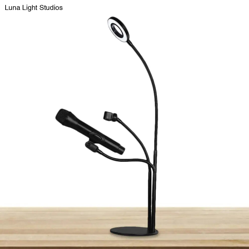 مصباح دائري معدني معاصر من DecorBites™ مزود بإضاءة LED USB ودعم للهاتف المحمول - لمسة نهائية سوداء أنيقة