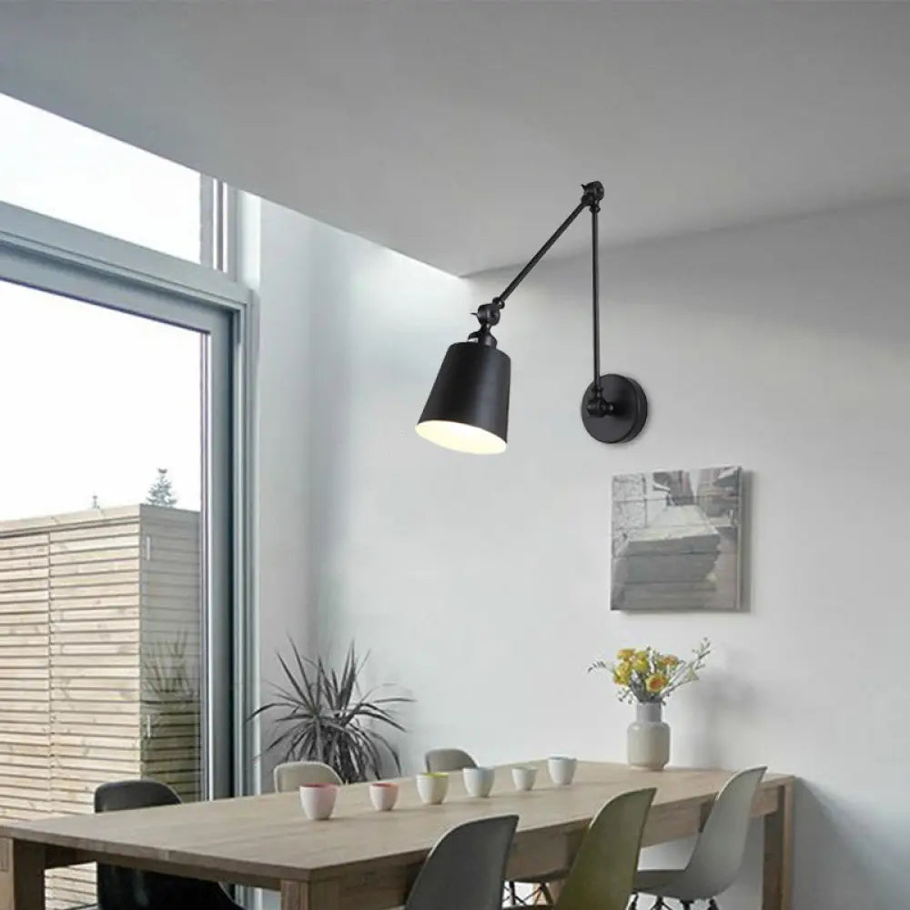 مصباح حائط معدني معاصر: ذراع قابل للتعديل، مصباح حائط مدبب لغرفة النوم باللون الأسود/الصدأ