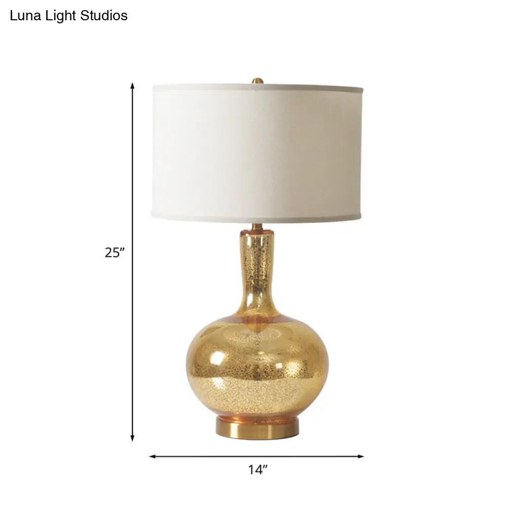 مصباح ليلي زجاجي متشقق - ذهبي على الطراز الريفي، غطاء أسطواني من القماش - إضاءة طاولة غرفة النوم بجانب السرير