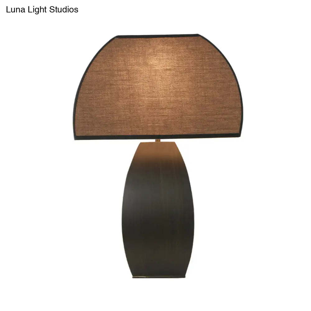 مصباح مكتبي صغير بإضاءة منحنية للمهام باللون الرمادي وقاعدة معدنية - تصميم قماشي عصري