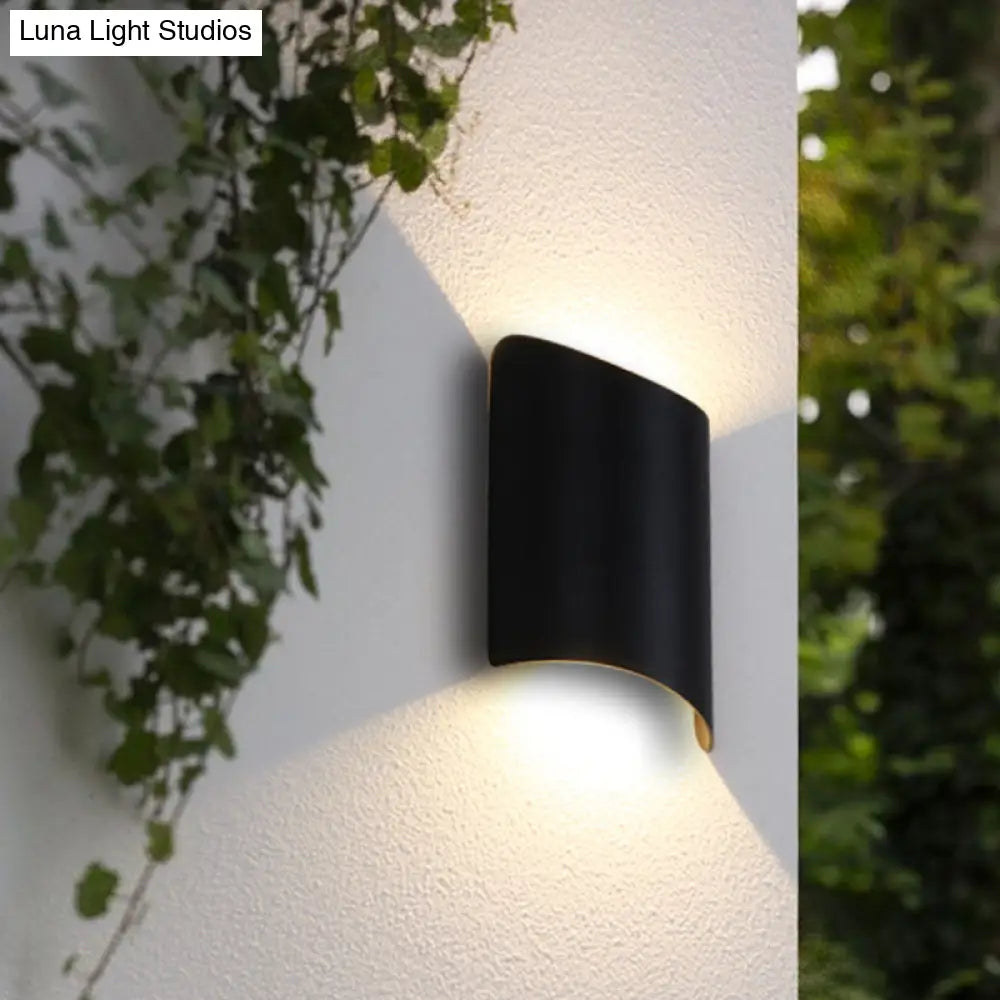 DecorBites™ DecorBites™ Minimalist 2-Light Black Aluminum Curve Wall Sconce"
Note: It is important to strike a balance between creating an effective SEO-friendly title and providing enough information about the product.
