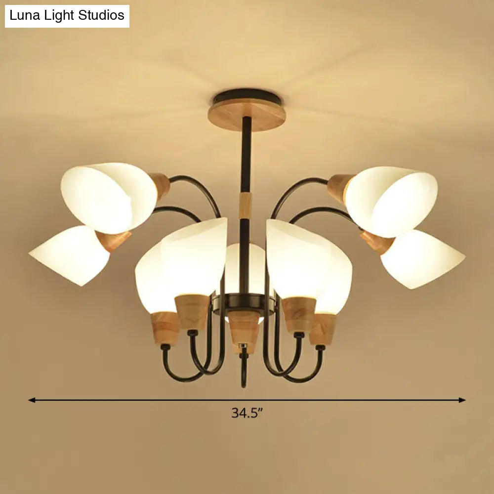 Lámpara de araña Tulipán de estilo nórdico con detalles en cristal color crema y madera.