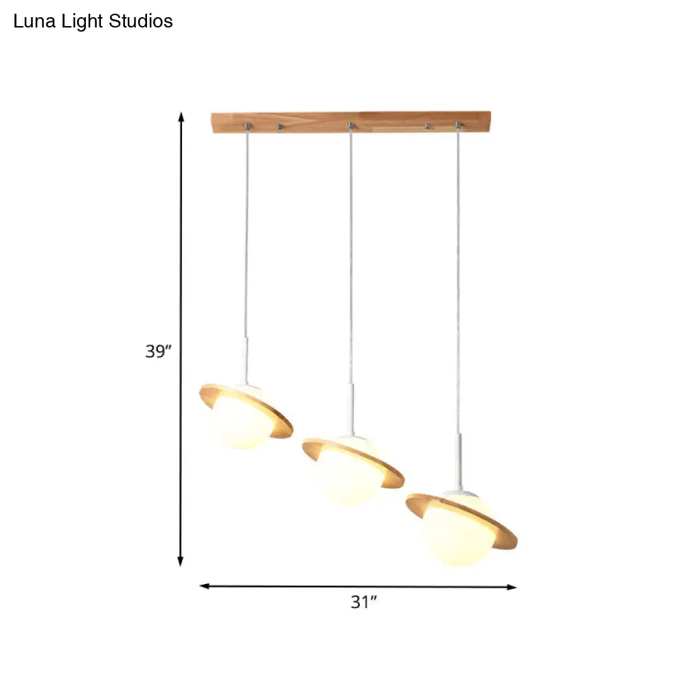 Lámpara colgante de globo de cristal opalino con detalles de madera - 3 luces para techo de comedor contemporáneo