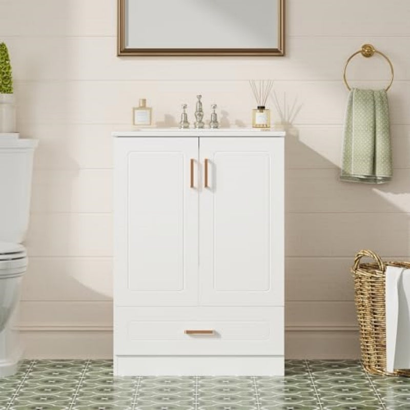 El tocador del baño está equipado con un lavabo, y el tocador de almacenamiento del baño tiene una puerta y cajones