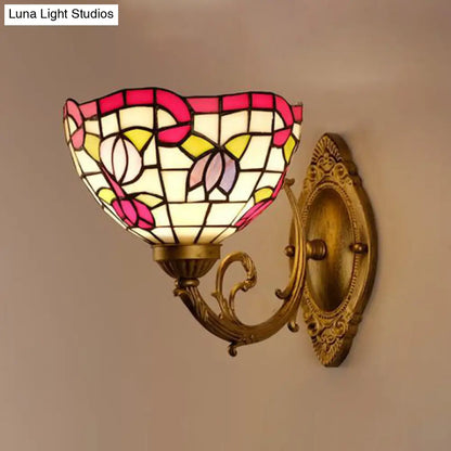Aplique victoriano de una luz con vitral artístico y base de latón para baño - Lámpara de tocador con diseño de uvas/flores
