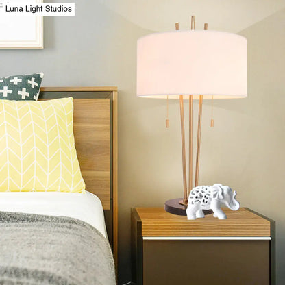 1-Light Traditional Drum Shape Reading Lamp in Black/White/Gold for Bedroom with Pull Chain - Desk Light