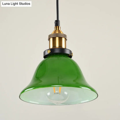 Lámpara colgante vintage de latón y cristal verde, 1 luz, 8"/10" de ancho – Perfecta para habitaciones de invitados