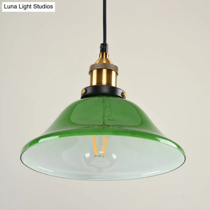Lámpara colgante vintage de latón y cristal verde, 1 luz, 8"/10" de ancho – Perfecta para habitaciones de invitados