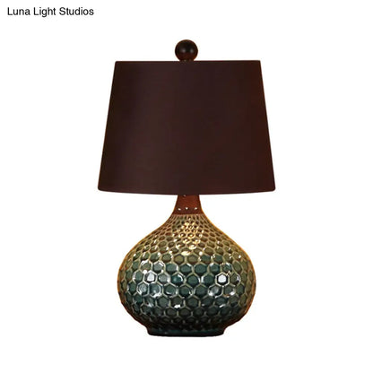 Lámpara de escritorio de 11"/14" color café, con una luz y pantalla cilíndrica de tela de estilo antiguo, ideal para mesita de noche.