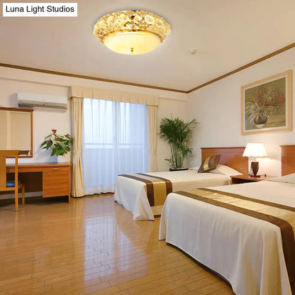 Lámpara de techo DecorBites™ de 15"/19" con difusor de cristal opalino dorado - Solución de iluminación moderna