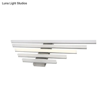 Lámpara de tocador recta de acrílico de 16"/31.5"/47" de ancho - Elegante aplique de pared LED cromado