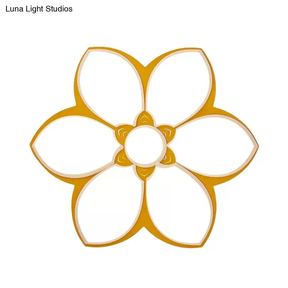 ديكوربايتس™ 18 بوصة/23.5 بوصة، مصباح سقف LED محفور بزهرة، مثبت على السطح، بألوان الأحمر/الأصفر/الأخضر النابضة بالحياة