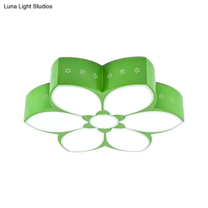 ديكوربايتس™ 18 بوصة/23.5 بوصة، مصباح سقف LED محفور بزهرة، مثبت على السطح، بألوان الأحمر/الأصفر/الأخضر النابضة بالحياة