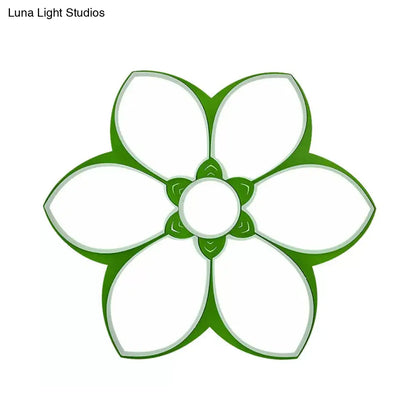 ديكوربايتس™ 18 بوصة/23.5 بوصة، مصباح سقف LED محفور بزهرة، مثبت على السطح، بألوان الأحمر/الأصفر/الأخضر النابضة بالحياة