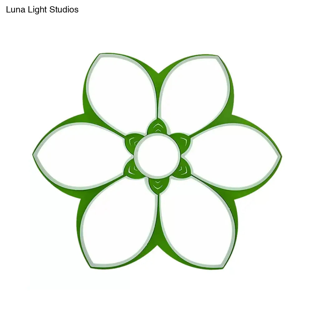 ديكوربايتس™ 18 بوصة/23.5 بوصة، مصباح سقف LED محفور بزهرة، مثبت على السطح، بألوان الأحمر/الأصفر/الأخضر النابضة بالحياة