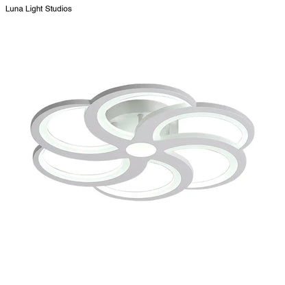 ديكوربايتس™ 19.5 بوصة/23.5 بوصة عرضًا، مصباح LED مدمج مصنوع من المعدن والأكريليك على الطراز الشمالي، باللون الأبيض - إضاءة دافئة لغرفة المعيشة