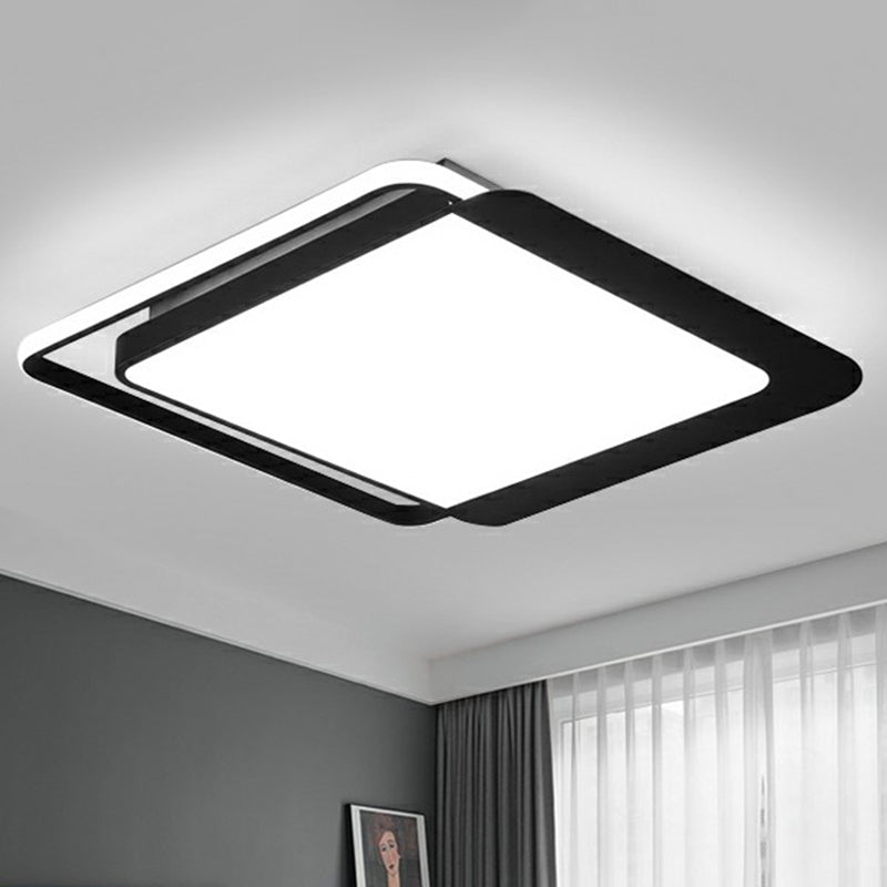 Lámpara de techo minimalista DecorBites™ DecorBites™ cuadrada negra con pantalla acrílica y luz LED empotrada. 