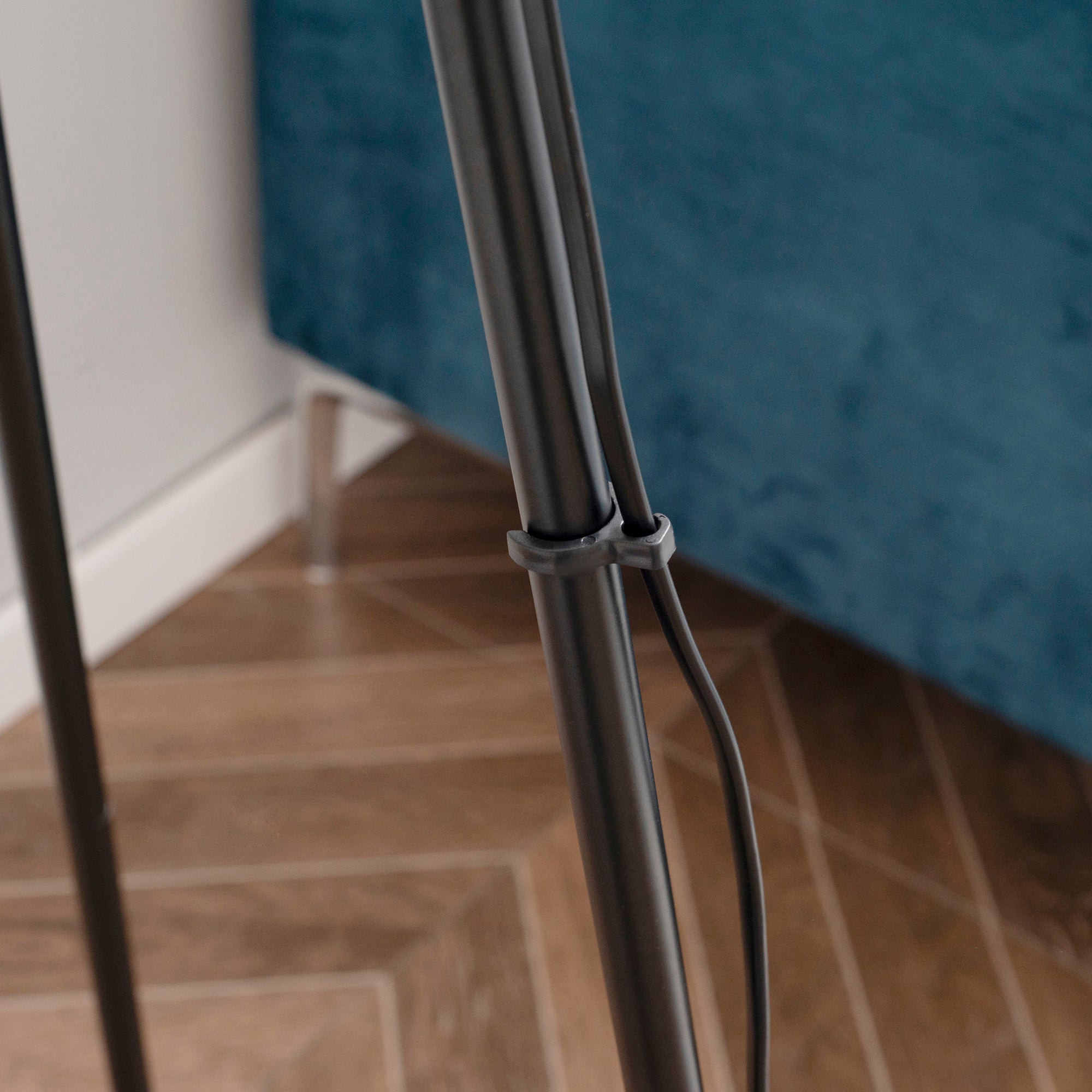 Metal Tripod Floor Lamp